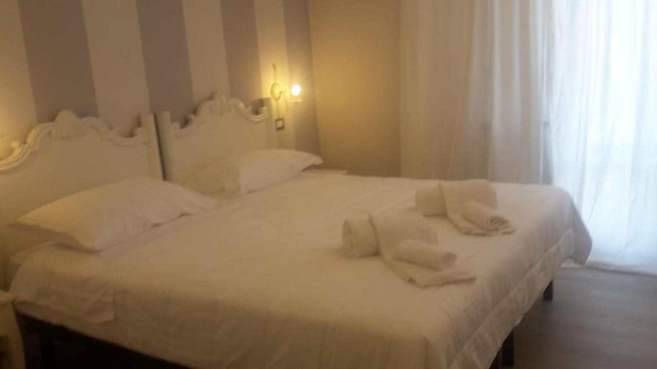 Brezza Marina Bed and Breakfast Marina Di Carrara Εξωτερικό φωτογραφία