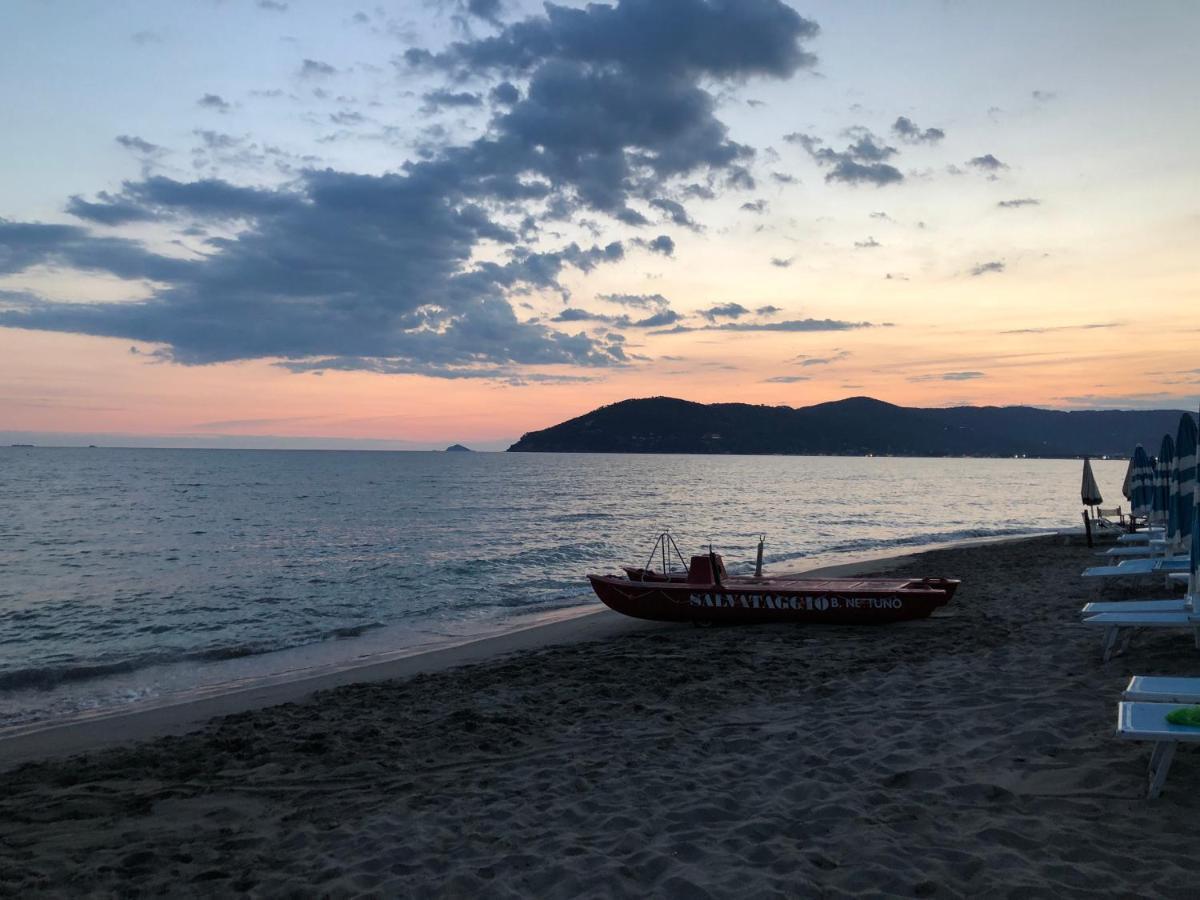 Brezza Marina Bed and Breakfast Marina Di Carrara Εξωτερικό φωτογραφία